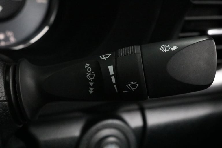 2022 Toyota Hilux 2.4 D-4D Active Pickup Double Cab 4WD 150 BHP Euro 6 ULEZ Free PICKUP Diesel Ma...