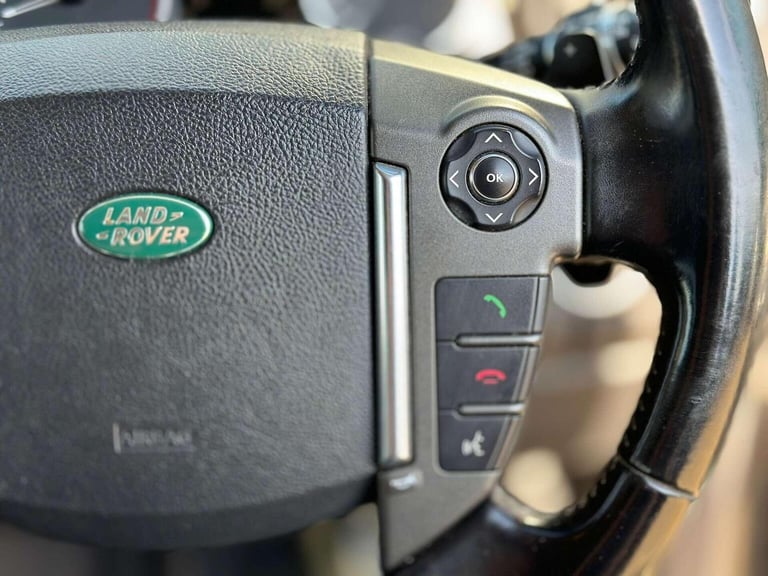 LAND ROVER DISCOVERY 4 3.0 SD V6 Auto 4X4 5dr 2013