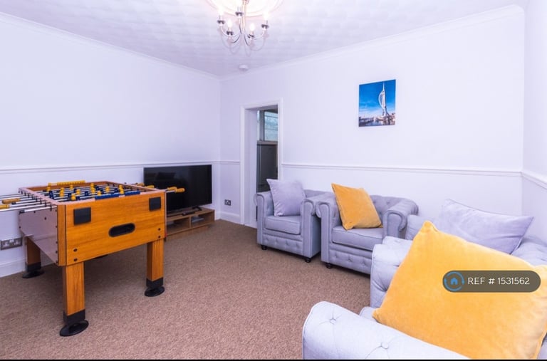 4 bedroom house in Cleveland Road, Southsea, PO5 (4 bed) (#1531562)