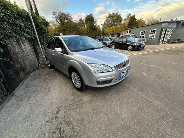  Ford Focus 1.6 Ghia 5dr Petrol Manual