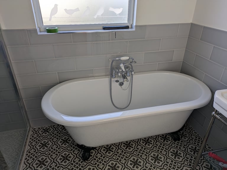 image for Traditional Roll Top Bath with black legs and mixer tap