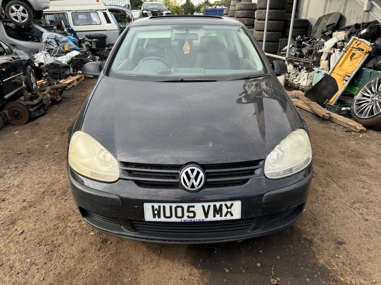 Volkswagen Golf mk5 2.0 tdi 2005 black BREAKING FOR PARTS 