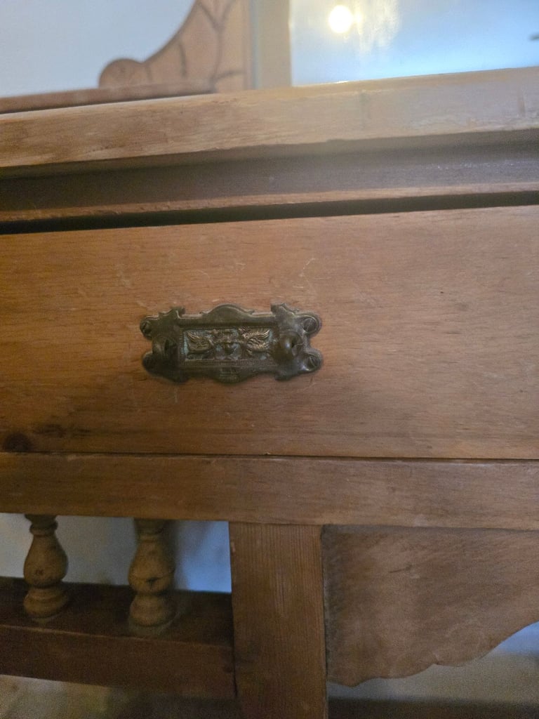 VICTORIAN PINE DRESSING TABLE