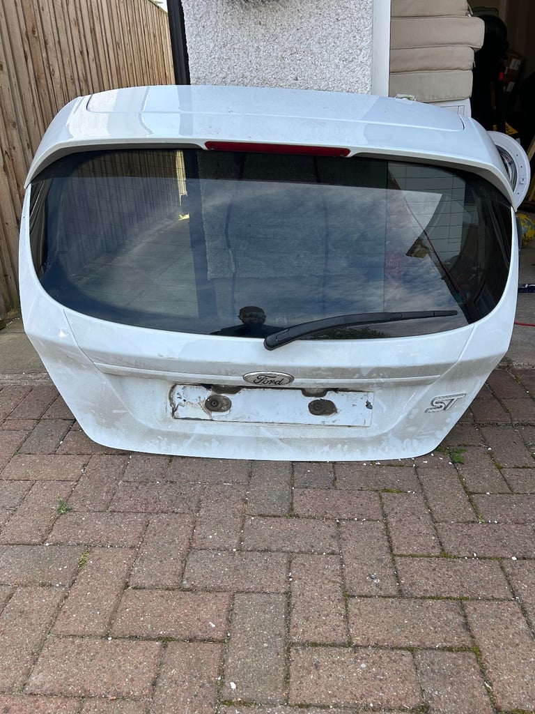 Ford Fiesta mk7.5 boot/tailgate 