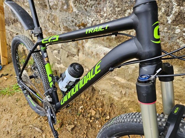 Cannondale 275 Mountain Bike. Size Large