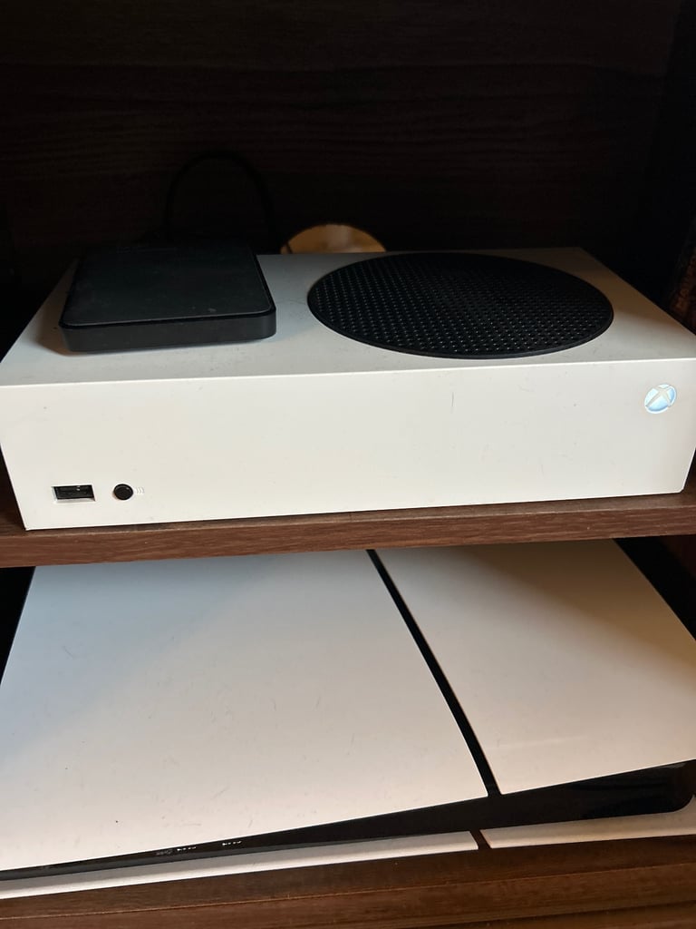 Xbox series S + 2TB hard drive