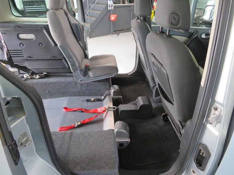 2011 Renault Kangoo WHEELCHAIR CAR DISABLED ACCESS VEHICLE MOBILITY MPV Diesel Manual