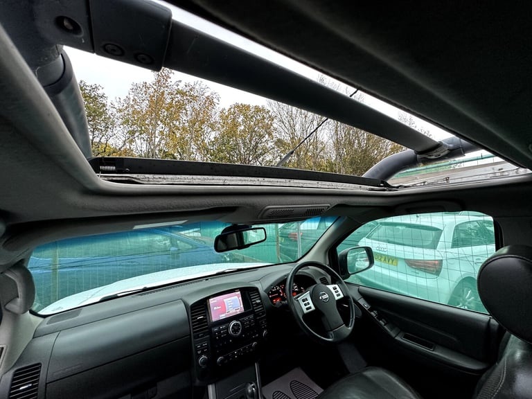 2013 Nissan Navara 3.0 dCi V6 Outlaw 4WD Diesel 4-Door Diesel