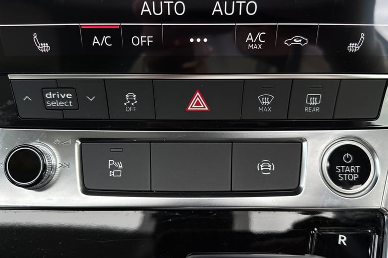 2022 Audi e-tron Sportback Technik 50 quattro 230,00 kW SUV ELECTRIC Automatic