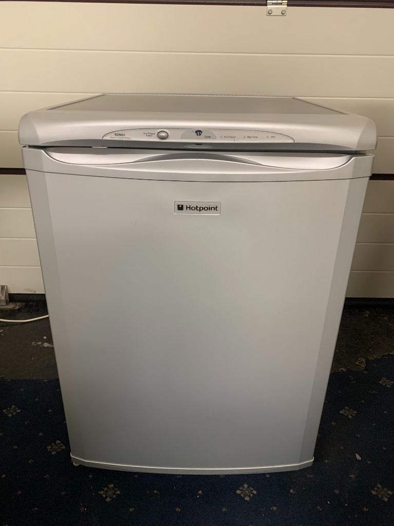 hotpoint silver undercounter freezer can deliver locally