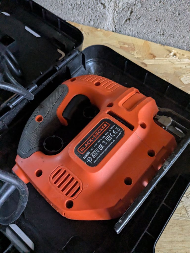 Black and Decker 410w compact corded jigsaw