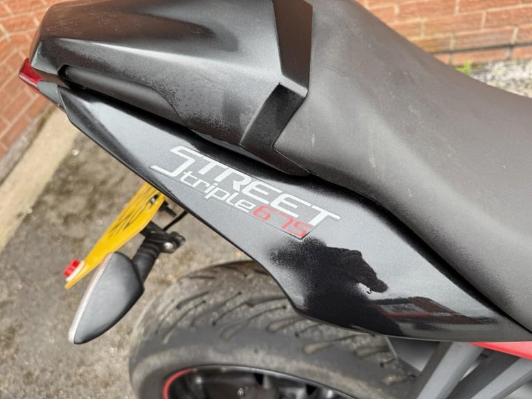 TRIUMPH STREET TRIPLE R