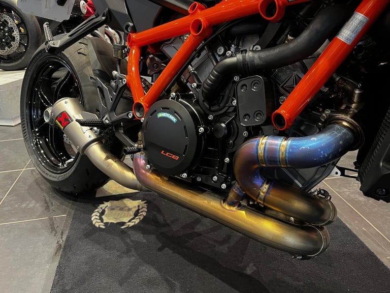 NEW KTM 1390 SUPERDUKE R/EVO FULL AKRAPOVIČ KIT "EVOLUTION LINE" EXHAUST SYSTEM