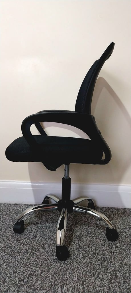 Ergonomic Office Desk Chair – Adjustable Mesh Swivel Seat