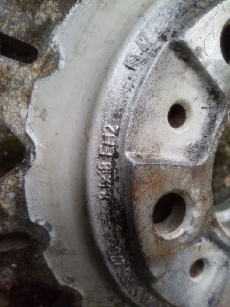  BMW  18" Alloy Wheels E85 E86 E82 Z4 225/40 ZR18 7896490 8j x 18 EH2 SILVER used 