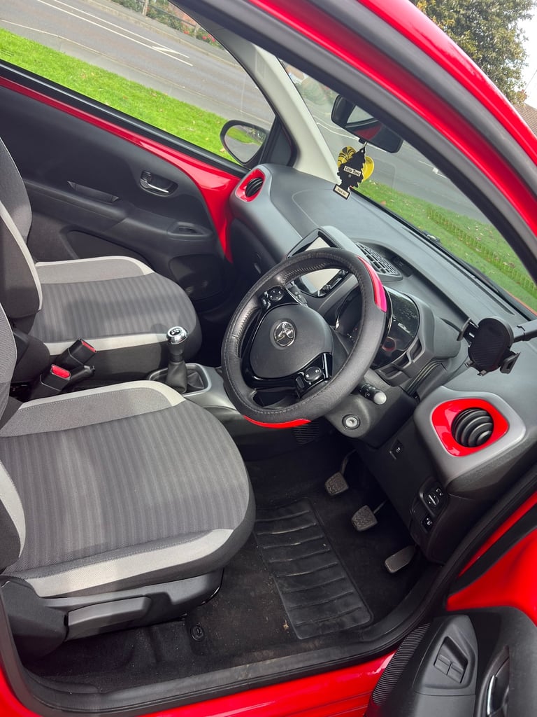 Toyota, AYGO, Hatchback, 2019, Manual, 998 (cc), 5 doors