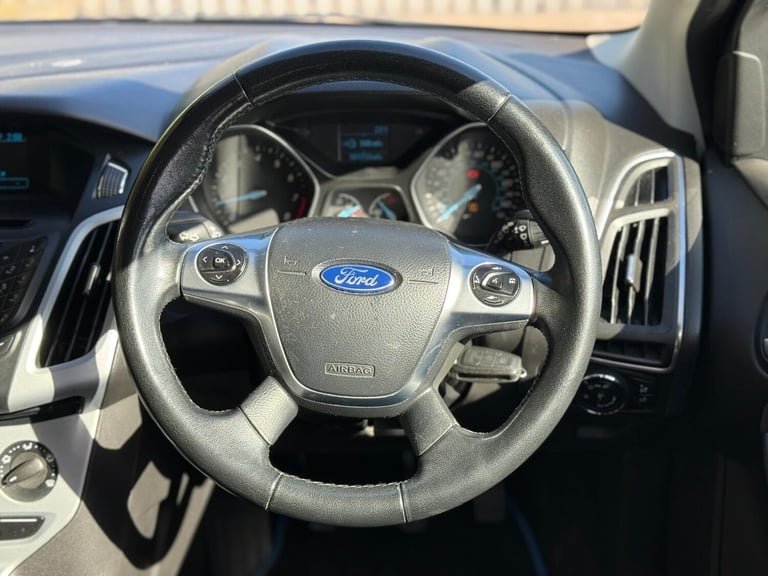  Ford Focus 1.0T EcoBoost Zetec Euro 5 (s/s) 5dr Petrol Manual
