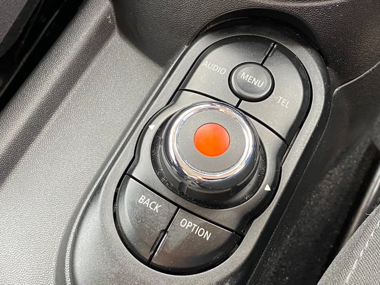 2017 MINI Hatch 2.0 Cooper S 3dr - Chili Pack &amp; Cruise Control &amp; Parking Sensors HATCHBAC...