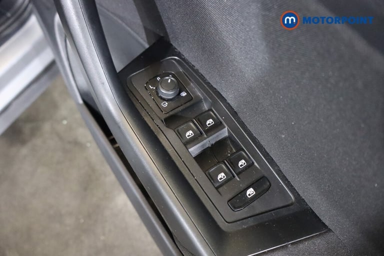 2022 Volkswagen T-Roc 1.5 TSI Life 5dr DSG SUV Petrol Automatic