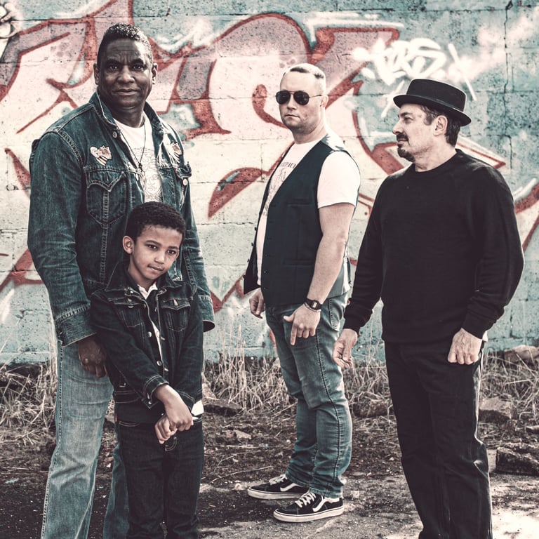 BASS PLAYER WANTED 4 VERSATILE BAND ROCK POP REGGAE SOUL BLUES COVERS & ORIGINALS 