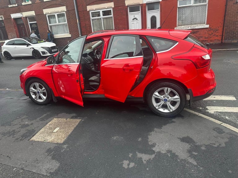 Ford, FOCUS, Hatchback, 2014, Manual, 998 (cc), 5 doors