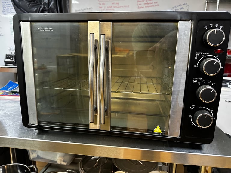 TurboTronic countertop convection oven