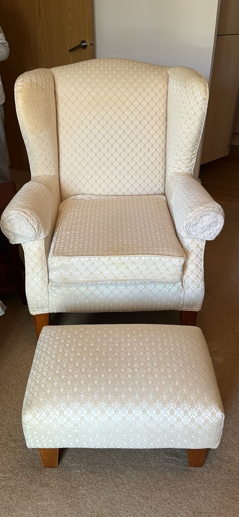 image for Single chair with poof