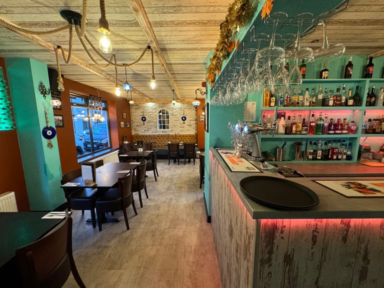 image for Restaurant/Luxury Bar Shop Business For Sale - Prime Location - Free Parking - Town Centre