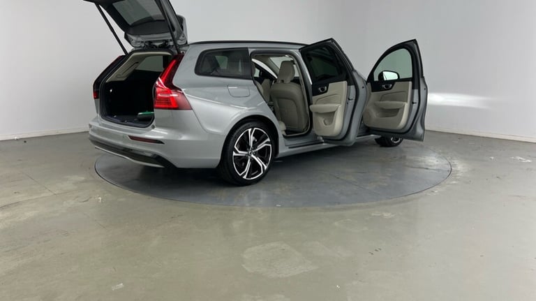 2025 Volvo V60 Plus, B4 Mild hybrid, Petrol, Dark Estate Petrol Automatic