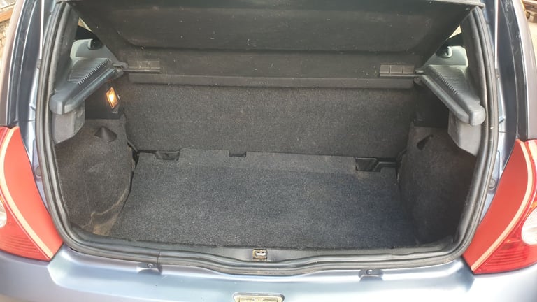 Renault Clio 1149 cc  NEW MOT ...CLUTCH,TIMING BELT replaced 3k miles ago lovely drive and condition