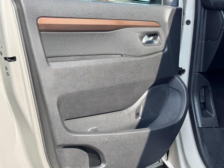 2020 Toyota PROACE CITY Verso 2.0D Family Medium MPV 5dr Diesel Auto MWB Euro 6 (s/s) (8 Seat) (1...