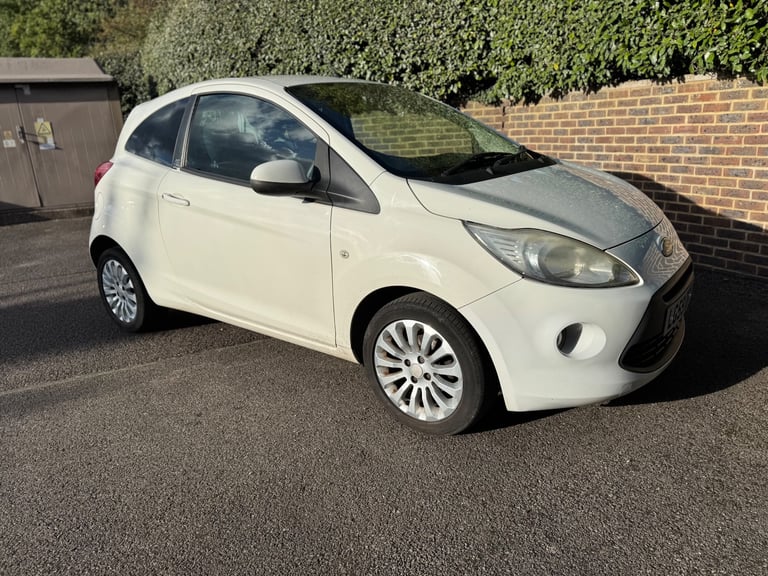 image for Ford KA - READ DESCRIPTION IN PHOTOS