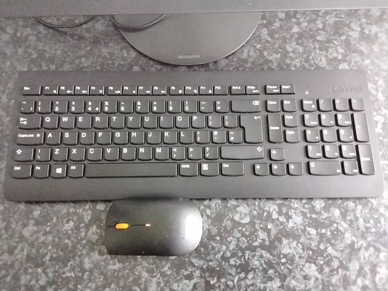 Lenovo Ideacentre 520 AIO PC , AMD RAEDON, 8GB Ram, 1TB HDD
