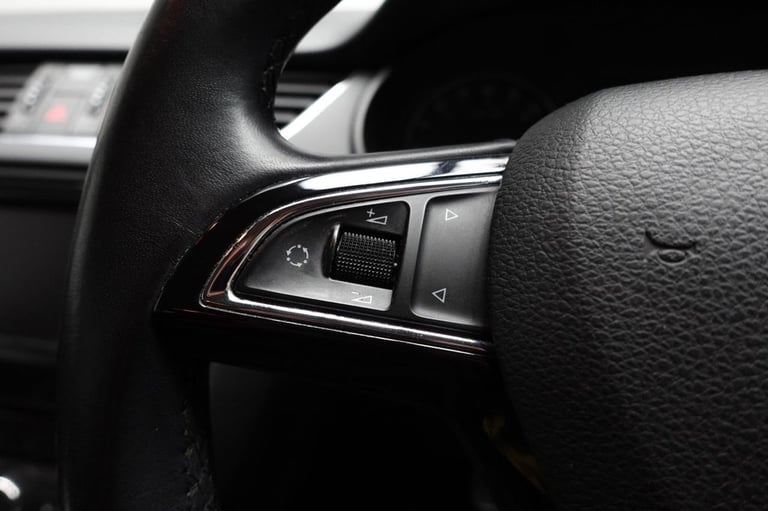 2014 Skoda Octavia 2.0 TDI Elegance Estate 5dr Diesel DSG Euro 5 (s/s) (150 ps) Estate Diesel Aut...