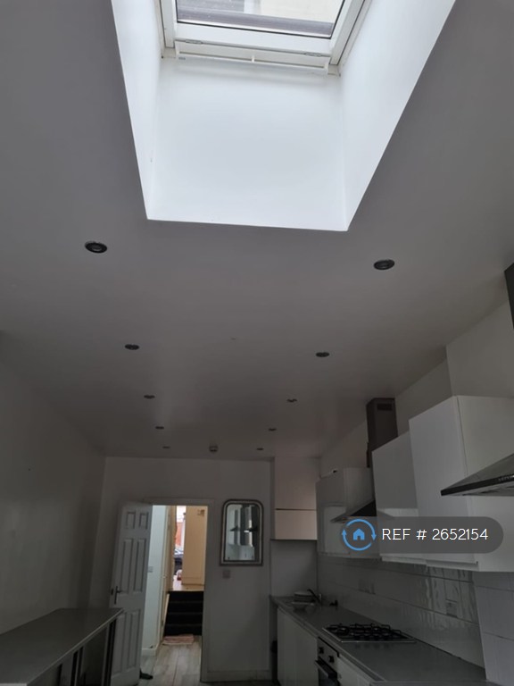 7 bedroom house in Tottenham, London, N15 (7 bed) (#2652154)