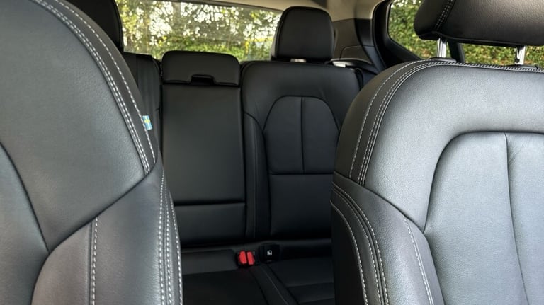 2025 Volvo XC40 Ultra, B4 Mild hybrid, Petrol, Dark Estate Petrol Automatic