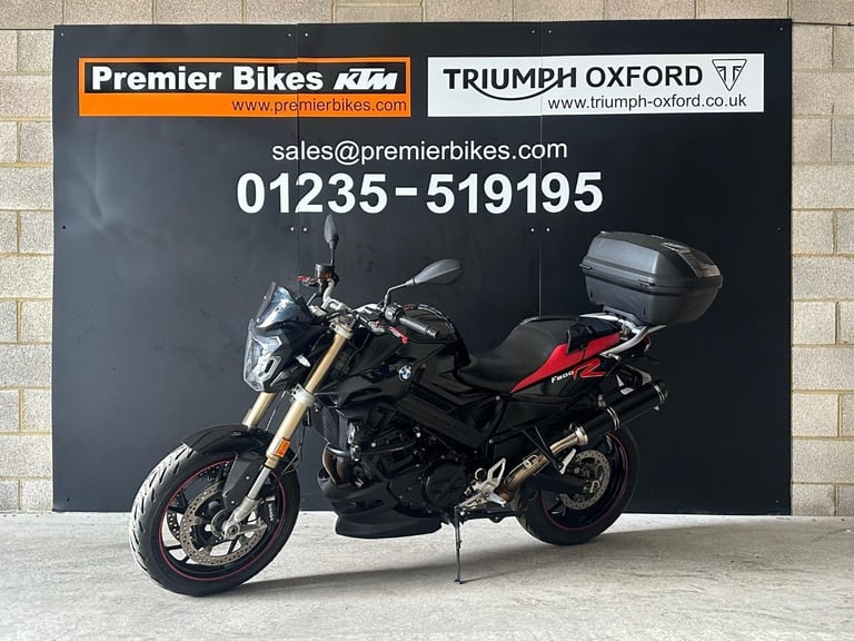 STUNNING LOW MILEAGE 2018/18 BMW F 800 R MOTORCYCLE 