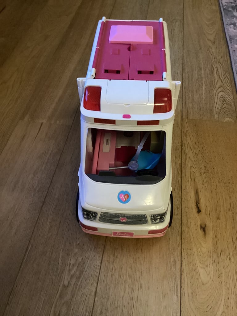 Barbie ambulance 