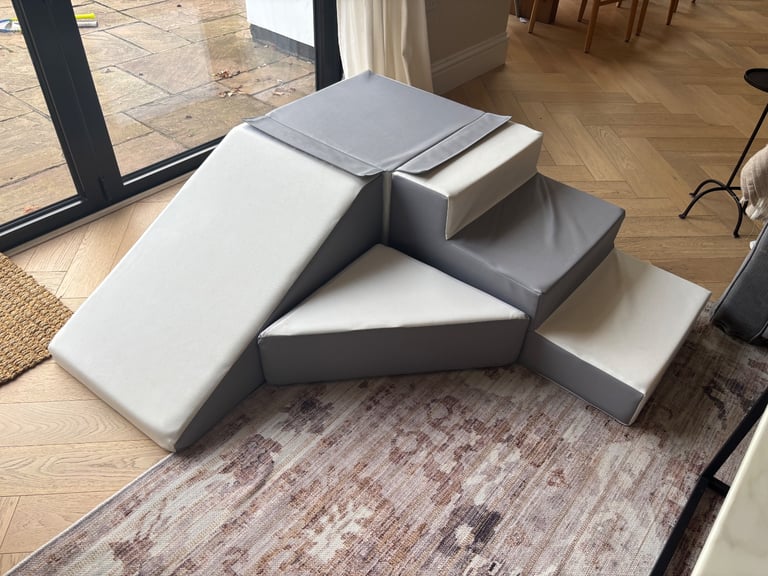 Soft play 4 piece set grey and white