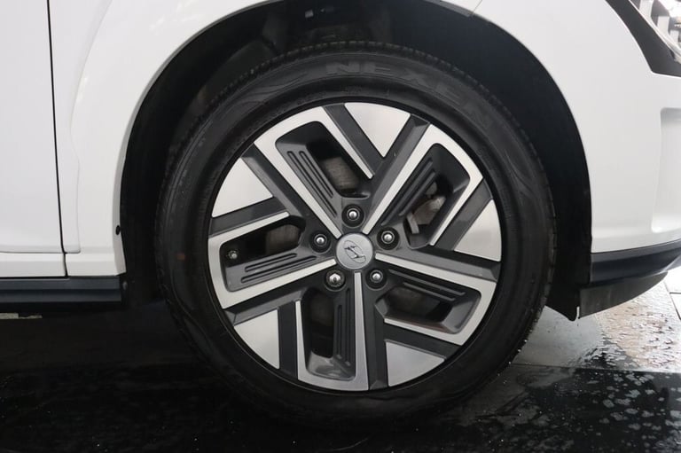 2021 Hyundai KONA 64kWh Premium 5dr Auto (APPLE CAR PLAY, HEATED SEATS) HATCHBACK ELECTRIC Automatic