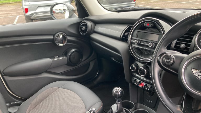 2016 MINI Hatch 1.5 Cooper 5dr Petrol Hatchback Hatchback Petrol Manual