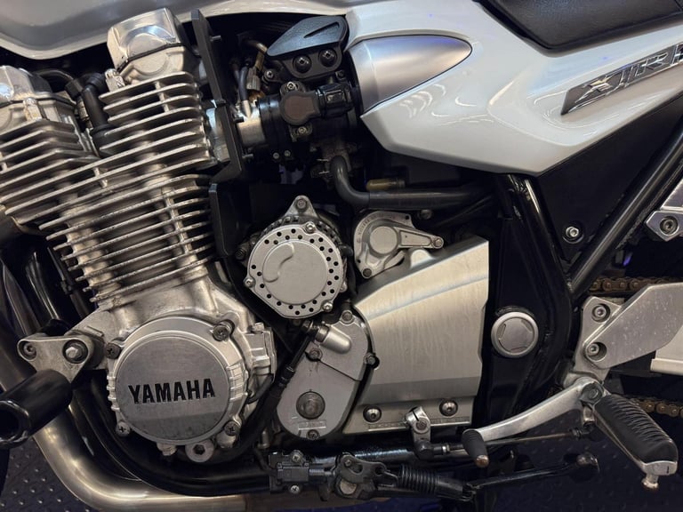 2009 Yamaha XJR1300 09