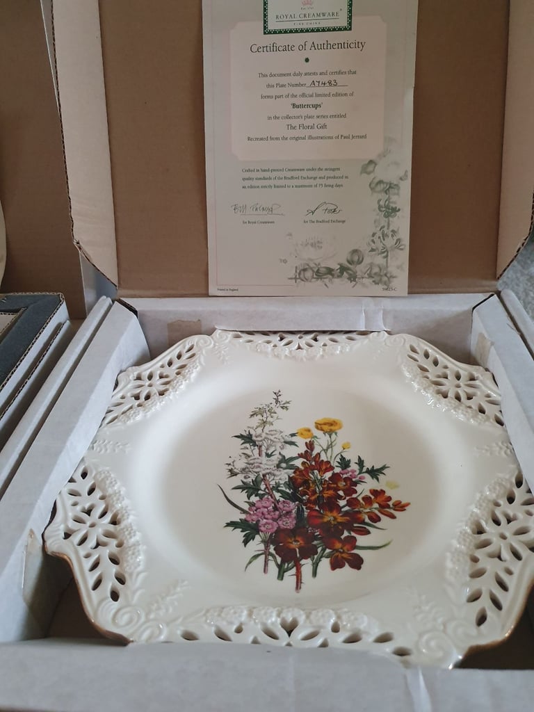 image for Set of 4 Royal Creamware 'The Floral Gift' Cina Plates