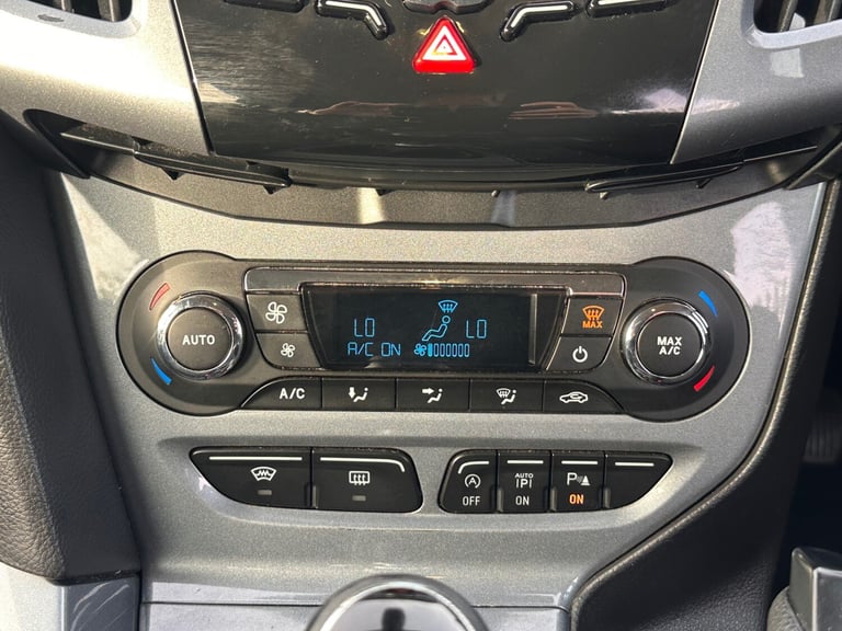 2012 Ford Focus 1.6 TDCi 115 Titanium 5dr HATCHBACK Diesel Manual