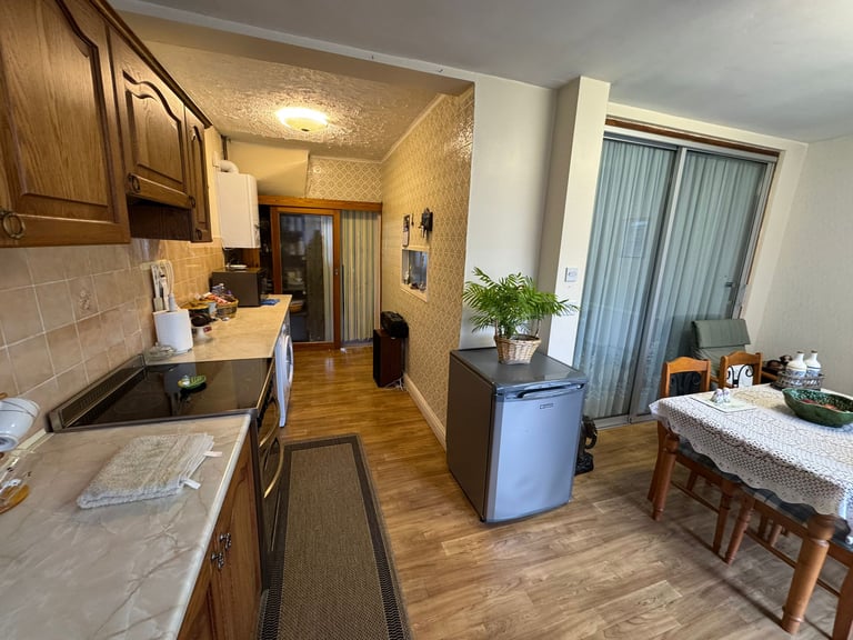 3 bedroom house in 3 Bedroom Semi Detached House – Oaklands Avenue, Edmonton N9