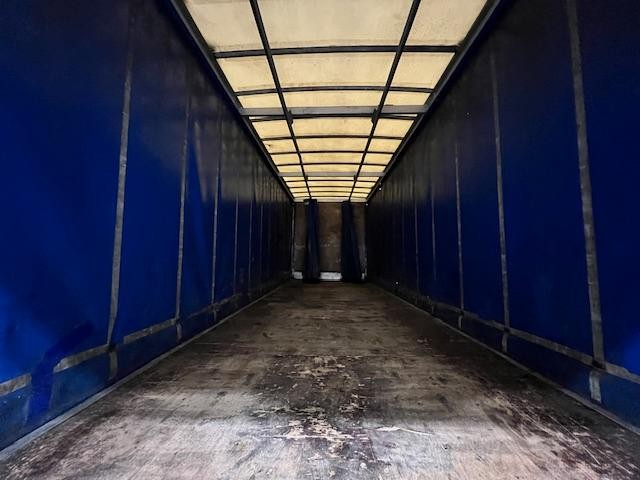 Volvo FM 330 6x2 Rear Lift Sleeper Cab Curtainsider