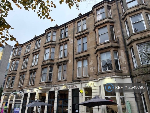 4 bedroom flat in Bank Street, Glasgow, G12 (4 bed) (#2649790)