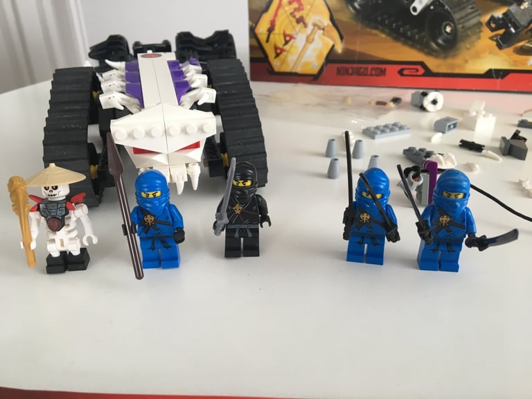 LEGO Ninjago 2263 with Jay , Cole & Frakjaw Figures from 2011 (INCOMPLETE)
