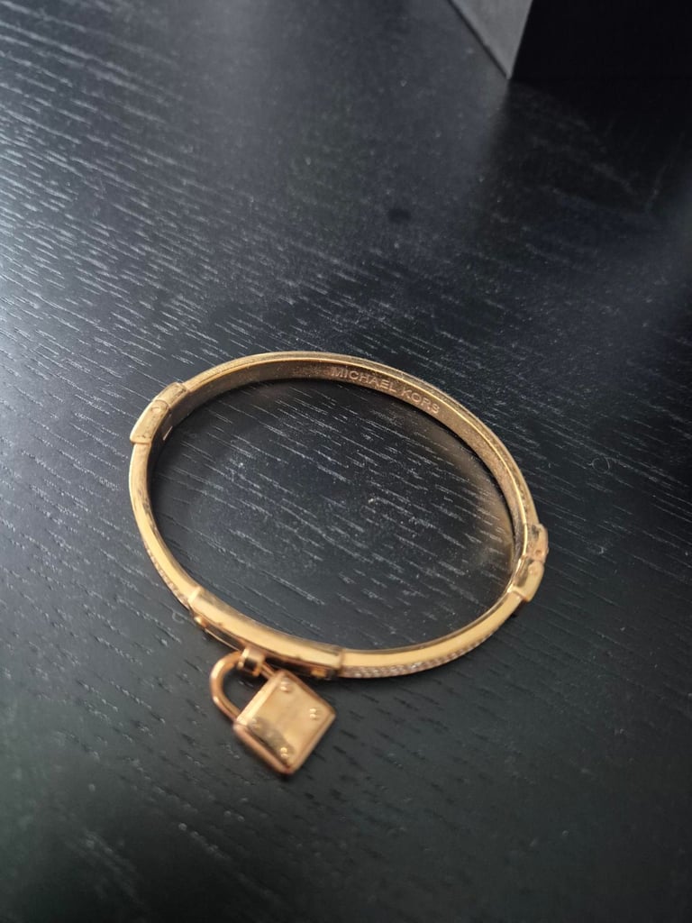  Woman Michael Kors watch & matching bracelet c/w box & papers