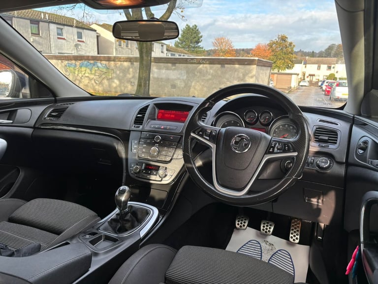 Vauxhall, INSIGNIA, Hatchback, 2010, Manual, 1956 (cc), 5 doors